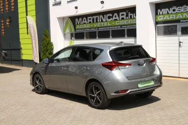 TOYOTA AURIS 1.8 HSD Selection (Automata) Team Dynamic +Super Silver Metallic +14E km +Mint az Új +3X-s GARANCIA !!