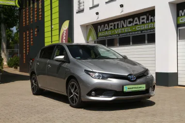 TOYOTA AURIS 1.8 HSD Selection (Automata) Team Dynamic +Super Silver Metallic +14E km +Mint az Új +3X-s GARANCIA !!