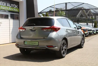 TOYOTA AURIS 1.8 HSD Selection (Automata) Team Dynamic +Super Silver Metallic +14E km +Mint az Új +3X-s GARANCIA !!