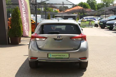 TOYOTA AURIS 1.8 HSD Selection (Automata) Team Dynamic +Super Silver Metallic +14E km +Mint az Új +3X-s GARANCIA !!