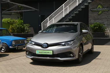 TOYOTA AURIS 1.8 HSD Selection (Automata) Team Dynamic +Super Silver Metallic +14E km +Mint az Új +3X-s GARANCIA !!