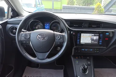 TOYOTA AURIS 1.8 HSD Selection (Automata) Team Dynamic +Super Silver Metallic +14E km +Mint az Új +3X-s GARANCIA !!