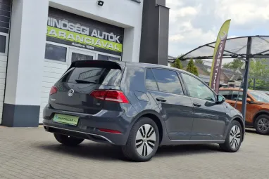 VOLKSWAGEN GOLF e-Golf Comfortline Limestone Grey Metallic +Mint az ÚJ +60E Km +3X-s GARANCIA !!