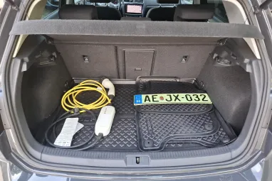 VOLKSWAGEN GOLF e-Golf Comfortline Limestone Grey Metallic +Mint az ÚJ +60E Km +3X-s GARANCIA !!