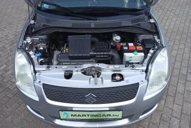 SUZUKI SWIFT 1.3 GLX Silky Silver Metallic +Eredeti Magyar Autó +Vonóhorog +3X-s GARANCIA !!