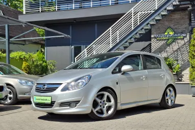 OPEL CORSA D 1.6 GSI Starsilber III Metallic +Keveset futott +Vezetett Szervizkönyv +3X-s GARANCIA !!