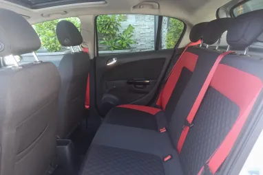 OPEL CORSA D 1.6 GSI Starsilber III Metallic +Keveset futott +Vezetett Szervizkönyv +3X-s GARANCIA !!