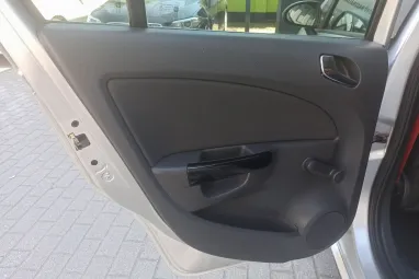 OPEL CORSA D 1.6 GSI Starsilber III Metallic +Keveset futott +Vezetett Szervizkönyv +3X-s GARANCIA !!