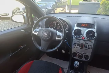 OPEL CORSA D 1.6 GSI Starsilber III Metallic +Keveset futott +Vezetett Szervizkönyv +3X-s GARANCIA !!