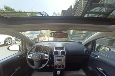 OPEL CORSA D 1.6 GSI Starsilber III Metallic +Keveset futott +Vezetett Szervizkönyv +3X-s GARANCIA !!