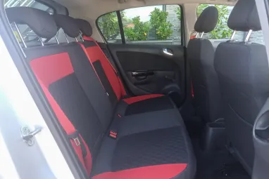 OPEL CORSA D 1.6 GSI Starsilber III Metallic +Keveset futott +Vezetett Szervizkönyv +3X-s GARANCIA !!