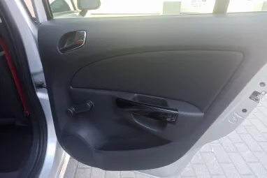 OPEL CORSA D 1.6 GSI Starsilber III Metallic +Keveset futott +Vezetett Szervizkönyv +3X-s GARANCIA !!