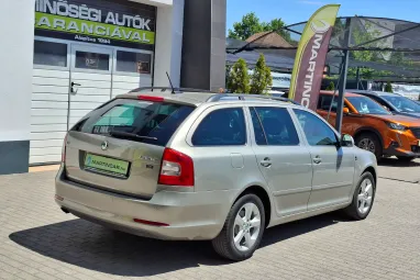 SKODA OCTAVIA Combi 2.0 CR TDI Family DPF Cappucciono Beige Metallic +Első Tulajdonostól +Friss Műszaki +3X-s GARANCIA !!