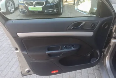SKODA OCTAVIA Combi 2.0 CR TDI Family DPF Cappucciono Beige Metallic +Első Tulajdonostól +Friss Műszaki +3X-s GARANCIA !!