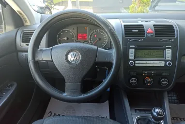 VOLKSWAGEN JETTA V 1.9 PD TDI Comfortline ICE Plus +Igényes állapot +Friss Műszaki +3X-s GARANCIA !!