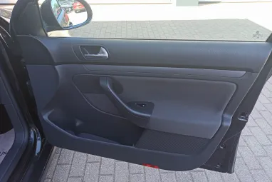 VOLKSWAGEN JETTA V 1.9 PD TDI Comfortline ICE Plus +Igényes állapot +Friss Műszaki +3X-s GARANCIA !!