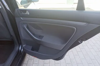 VOLKSWAGEN JETTA V 1.9 PD TDI Comfortline ICE Plus +Igényes állapot +Friss Műszaki +3X-s GARANCIA !!