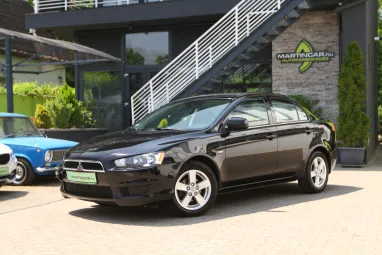 MITSUBISHI LANCER 1.5 Invite Panther Schwarz metalic +Igényes állapot +Friss Vizsga +3X-s GARANCIA !!