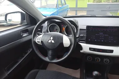 MITSUBISHI LANCER 1.5 Invite Panther Schwarz metalic +Igényes állapot +Friss Vizsga +3X-s GARANCIA !!