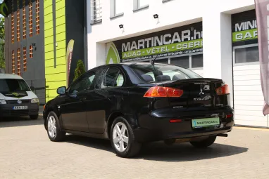 MITSUBISHI LANCER 1.5 Invite Panther Schwarz metalic +Igényes állapot +Friss Vizsga +3X-s GARANCIA !!