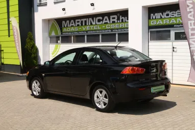 MITSUBISHI LANCER 1.5 Invite Panther Schwarz metalic +Igényes állapot +Friss Vizsga +3X-s GARANCIA !!