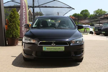 MITSUBISHI LANCER 1.5 Invite Panther Schwarz metalic +Igényes állapot +Friss Vizsga +3X-s GARANCIA !!