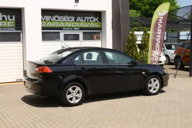 MITSUBISHI LANCER 1.5 Invite Panther Schwarz metalic +Igényes állapot +Friss Vizsga +3X-s GARANCIA !!