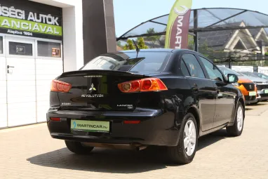 MITSUBISHI LANCER 1.5 Invite Panther Schwarz metalic +Igényes állapot +Friss Vizsga +3X-s GARANCIA !!
