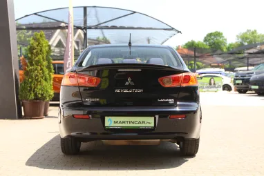 MITSUBISHI LANCER 1.5 Invite Panther Schwarz metalic +Igényes állapot +Friss Vizsga +3X-s GARANCIA !!