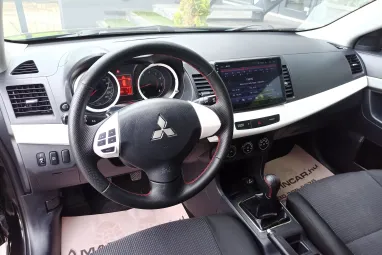 MITSUBISHI LANCER 1.5 Invite Panther Schwarz metalic +Igényes állapot +Friss Vizsga +3X-s GARANCIA !!