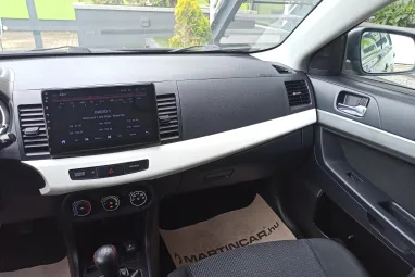 MITSUBISHI LANCER 1.5 Invite Panther Schwarz metalic +Igényes állapot +Friss Vizsga +3X-s GARANCIA !!