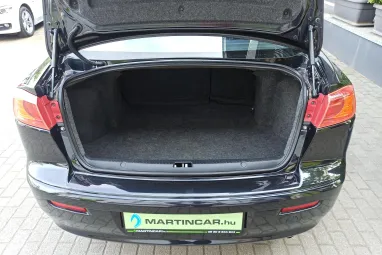 MITSUBISHI LANCER 1.5 Invite Panther Schwarz metalic +Igényes állapot +Friss Vizsga +3X-s GARANCIA !!