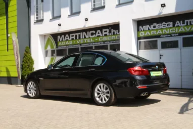BMW 530d xDrive (Automata) Luxury Black Sapphire +Vezetett Szervizkönyv +Gyönyörű állapot +3X-s GARANCIA !!
