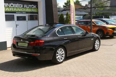 BMW 530d xDrive (Automata) Luxury Black Sapphire +Vezetett Szervizkönyv +Gyönyörű állapot +3X-s GARANCIA !!