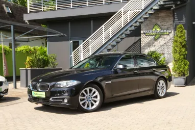 BMW 530d xDrive (Automata) Luxury Black Sapphire +Vezetett Szervizkönyv +Gyönyörű állapot +3X-s GARANCIA !!