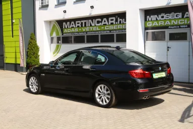 BMW 530d xDrive (Automata) Luxury Black Sapphire +Vezetett Szervizkönyv +Gyönyörű állapot +3X-s GARANCIA !!