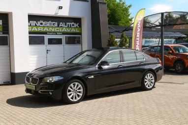 BMW 530d xDrive (Automata) Luxury Black Sapphire +Vezetett Szervizkönyv +Gyönyörű állapot +3X-s GARANCIA !!