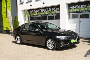 BMW 530d xDrive (Automata) Luxury Black Sapphire +Vezetett Szervizkönyv +Gyönyörű állapot +3X-s GARANCIA !!