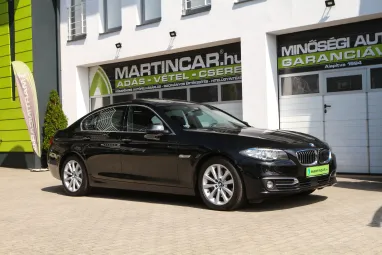 BMW 530d xDrive (Automata) Luxury Black Sapphire +Vezetett Szervizkönyv +Gyönyörű állapot +3X-s GARANCIA !!