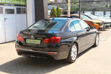 BMW 530d xDrive (Automata) Luxury Black Sapphire +Vezetett Szervizkönyv +Gyönyörű állapot +3X-s GARANCIA !!