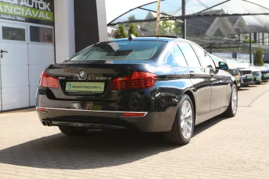 BMW 530d xDrive (Automata) Luxury Black Sapphire +Vezetett Szervizkönyv +Gyönyörű állapot +3X-s GARANCIA !!