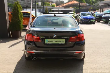 BMW 530d xDrive (Automata) Luxury Black Sapphire +Vezetett Szervizkönyv +Gyönyörű állapot +3X-s GARANCIA !!