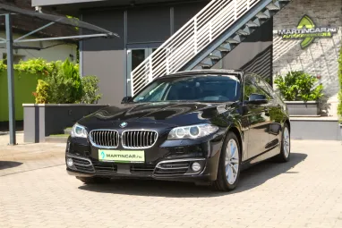 BMW 530d xDrive (Automata) Luxury Black Sapphire +Vezetett Szervizkönyv +Gyönyörű állapot +3X-s GARANCIA !!