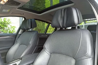 BMW 530d xDrive (Automata) Luxury Black Sapphire +Vezetett Szervizkönyv +Gyönyörű állapot +3X-s GARANCIA !!