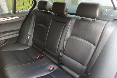 BMW 530d xDrive (Automata) Luxury Black Sapphire +Vezetett Szervizkönyv +Gyönyörű állapot +3X-s GARANCIA !!