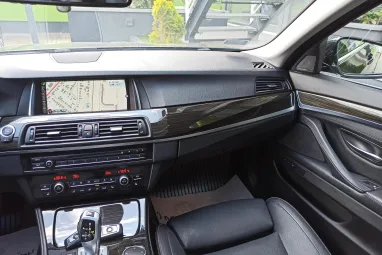 BMW 530d xDrive (Automata) Luxury Black Sapphire +Vezetett Szervizkönyv +Gyönyörű állapot +3X-s GARANCIA !!