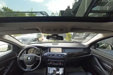 BMW 530d xDrive (Automata) Luxury Black Sapphire +Vezetett Szervizkönyv +Gyönyörű állapot +3X-s GARANCIA !!