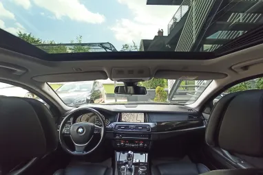 BMW 530d xDrive (Automata) Luxury Black Sapphire +Vezetett Szervizkönyv +Gyönyörű állapot +3X-s GARANCIA !!