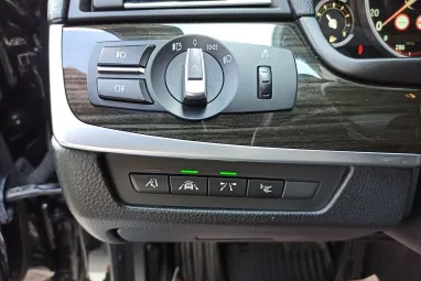 BMW 530d xDrive (Automata) Luxury Black Sapphire +Vezetett Szervizkönyv +Gyönyörű állapot +3X-s GARANCIA !!