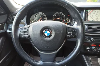 BMW 530d xDrive (Automata) Luxury Black Sapphire +Vezetett Szervizkönyv +Gyönyörű állapot +3X-s GARANCIA !!